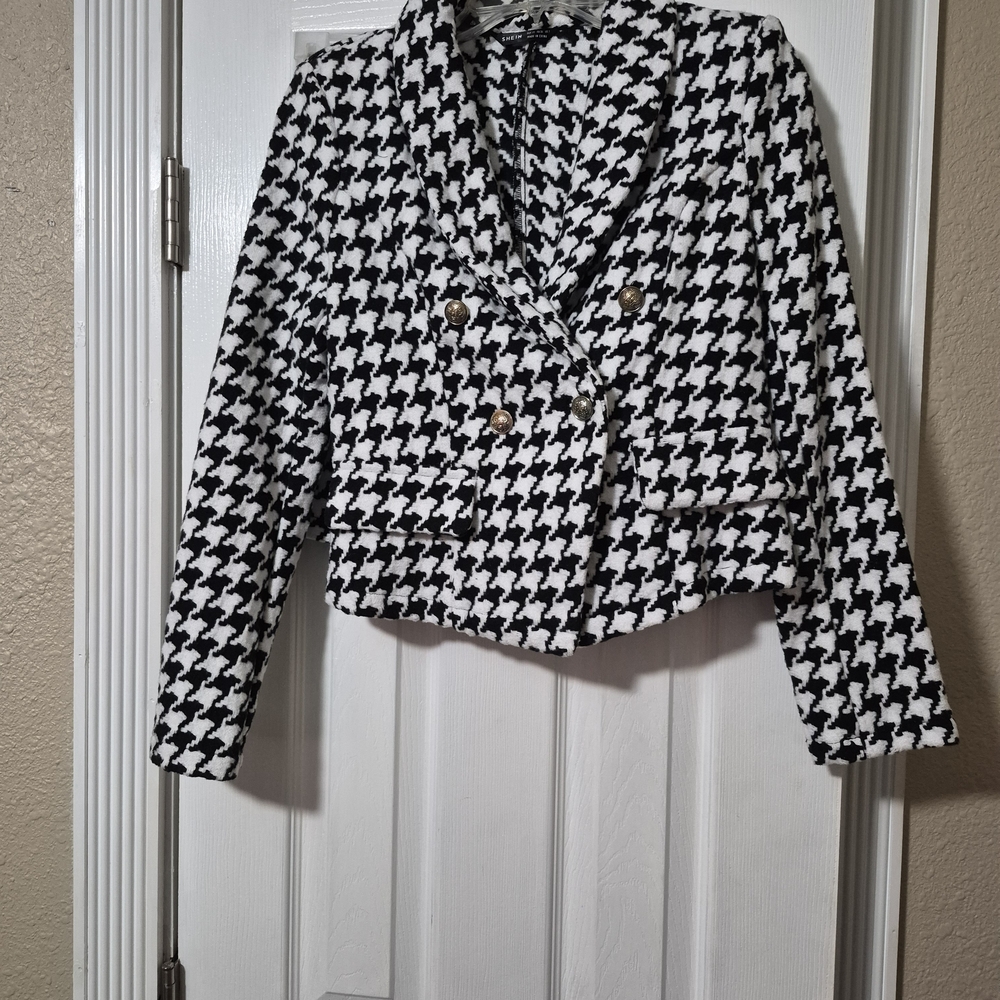 Stylish Black and White Houndstooth Women's 2pc Suit - Picture 1 of 3